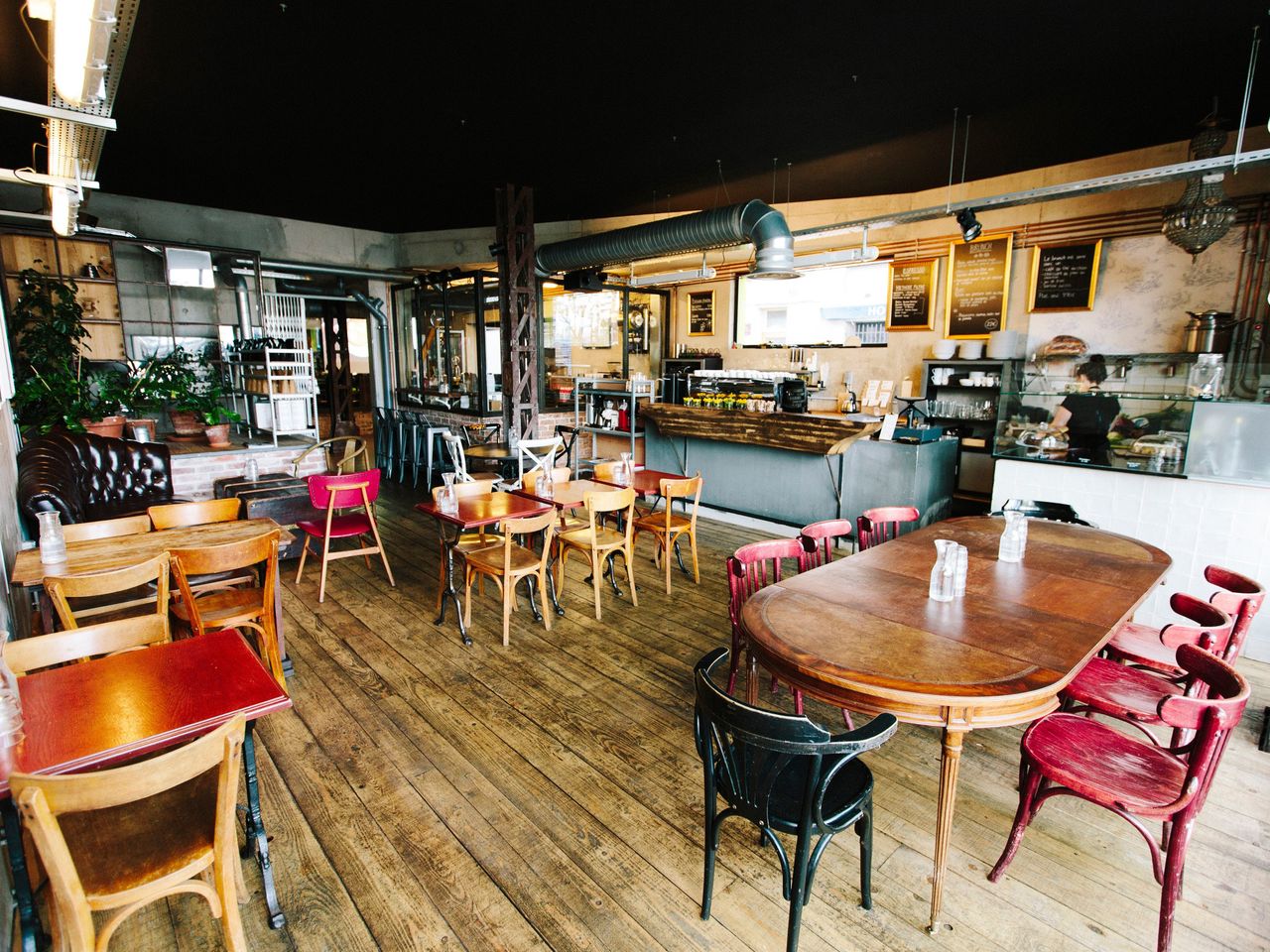 Café Lomi Paris France interior specialty coffee